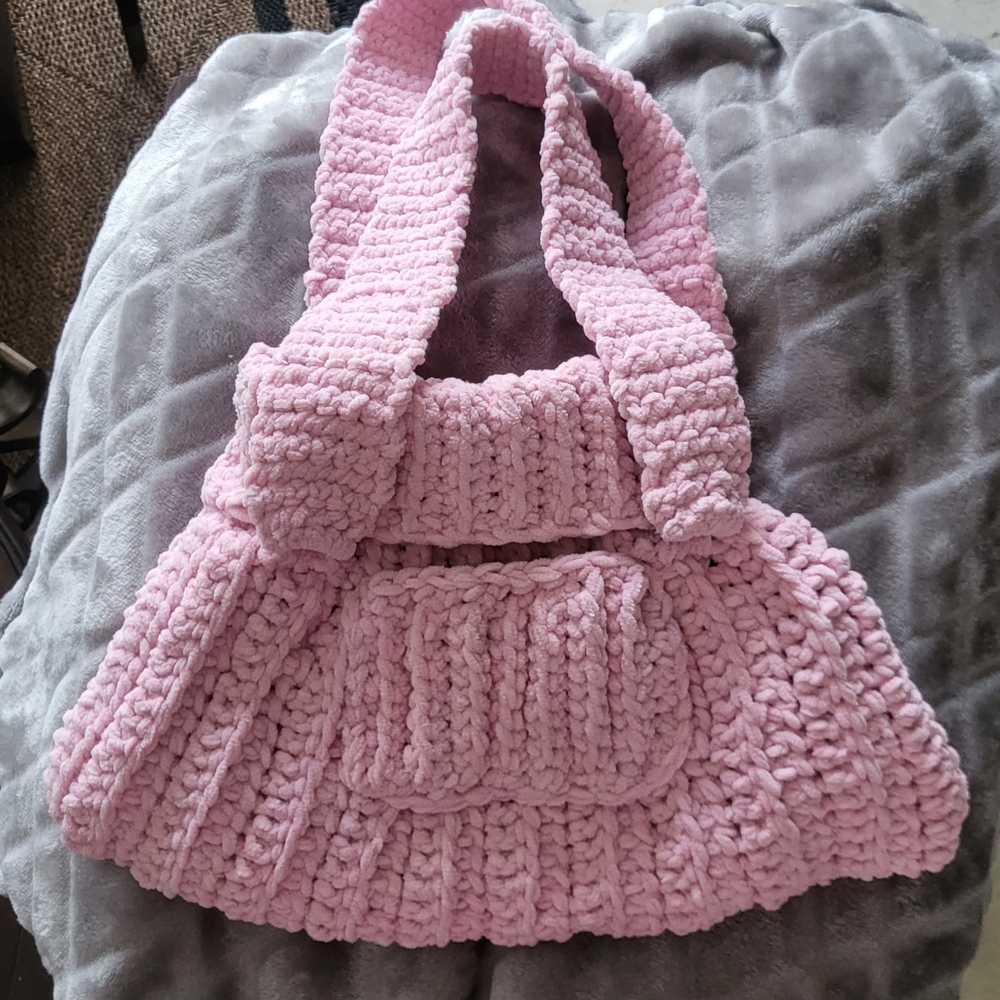 Soft Pink Knitted Shoulder Bag with Sturdy Handles 13in. width.